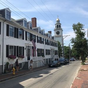 Meet your Posher, Caitlin